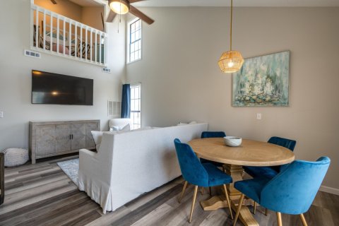 Condo in Panama City Beach, Florida, 2 bedrooms  № 560887 - photo 1