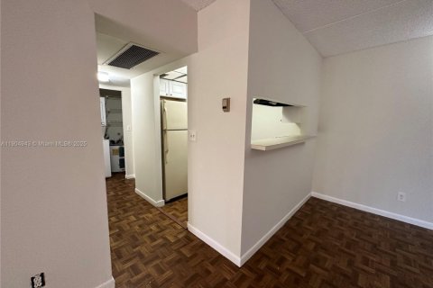 Copropriété à vendre à Hollywood, Floride: 1 chambre, 60.39 m2 № 1956086 - photo 4