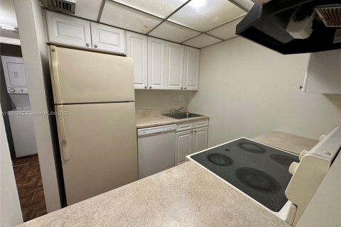 Copropriété à vendre à Hollywood, Floride: 1 chambre, 60.39 m2 № 1956086 - photo 2