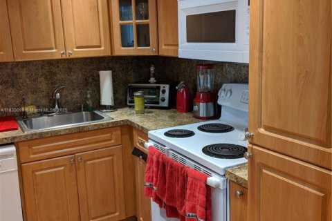 Condominio en venta en Pembroke Pines, Florida, 1 dormitorio, 72.46 m2 № 1979953 - foto 7