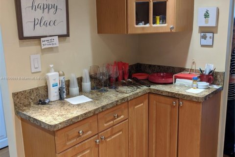 Condominio en venta en Pembroke Pines, Florida, 1 dormitorio, 72.46 m2 № 1979953 - foto 5