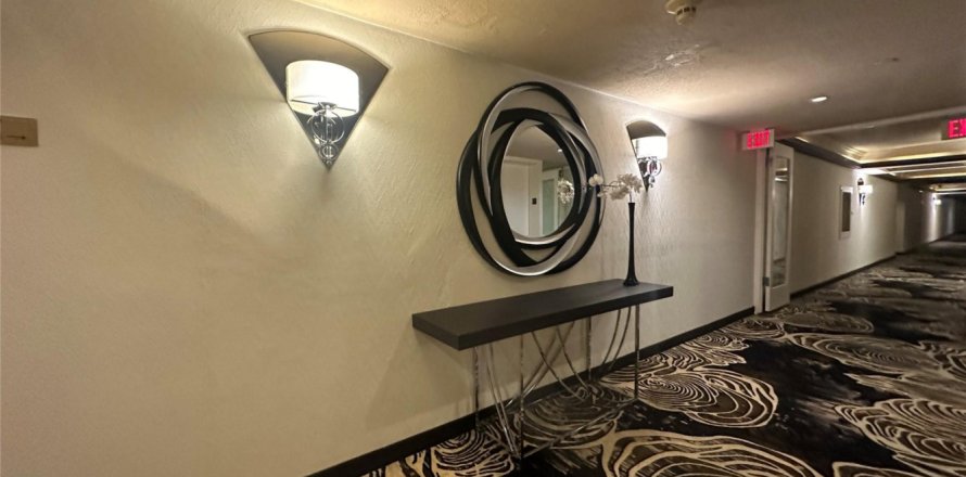Condo in Miami, Florida, 3 bedrooms  № 1049808