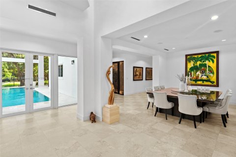House in Pinecrest, Florida 7 bedrooms, 559.55 sq.m. № 1947781 - photo 12