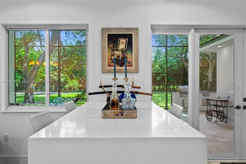 House in Pinecrest, Florida 7 bedrooms, 559.55 sq.m. № 1947781 - photo 18
