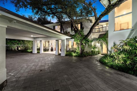 House in Pinecrest, Florida 7 bedrooms, 559.55 sq.m. № 1947781 - photo 7