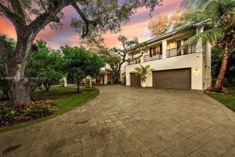 House in Pinecrest, Florida 7 bedrooms, 559.55 sq.m. № 1947781 - photo 2