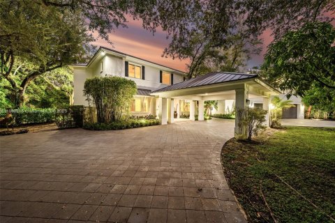 House in Pinecrest, Florida 7 bedrooms, 559.55 sq.m. № 1947781 - photo 1