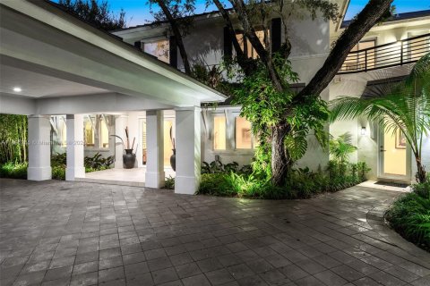 House in Pinecrest, Florida 7 bedrooms, 559.55 sq.m. № 1947781 - photo 8