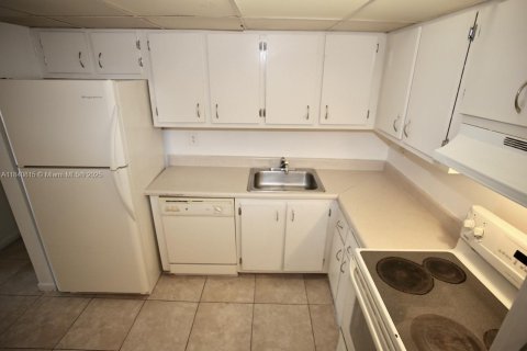 Condominio en venta en Deerfield Beach, Florida, 2 dormitorios, 119.84 m2 № 1830209 - foto 2