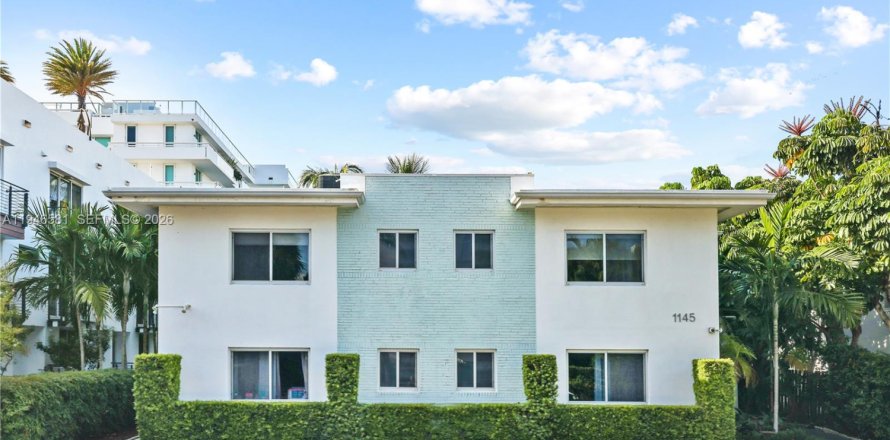 Дом в Бей-Харбор-Айлендс, Флорида 3 спальни, 141.68м2 № 2003458