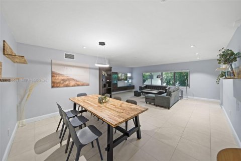 Снять в аренду виллу или дом в Бей-Харбор-Айлендс, Флорида 3 спальни, 141.68м2, № 2003458 - фото 5