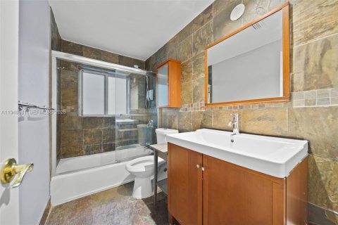 Снять в аренду виллу или дом в Бей-Харбор-Айлендс, Флорида 3 спальни, 141.68м2, № 2003458 - фото 12