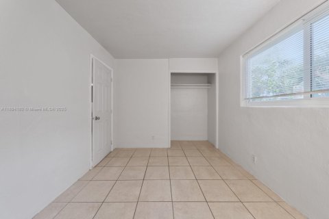 Apartamento en alquiler en Fort Lauderdale, Florida, 2 dormitorios, 69.68 m2 № 1945904 - foto 13