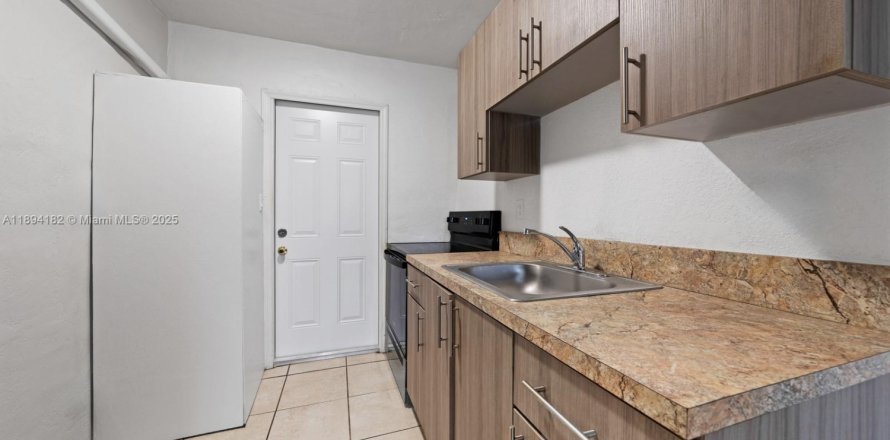 Apartamento en Fort Lauderdale, Florida 2 dormitorios, 69.68 m2 № 1945904