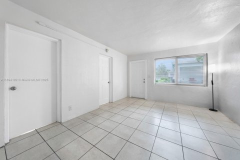 Apartamento en alquiler en Fort Lauderdale, Florida, 2 dormitorios, 69.68 m2 № 1945904 - foto 7