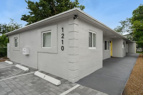 Apartamento en alquiler en Fort Lauderdale, Florida, 2 dormitorios, 69.68 m2 № 1945904 - foto 15