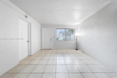 Apartamento en alquiler en Fort Lauderdale, Florida, 2 dormitorios, 69.68 m2 № 1945904 - foto 5