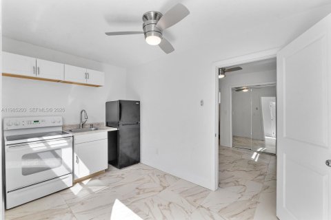 Снять в аренду коммерческую недвижимость в Санрайз, Флорида 1 спальня, 153.29м2, № 2050904 - фото 5