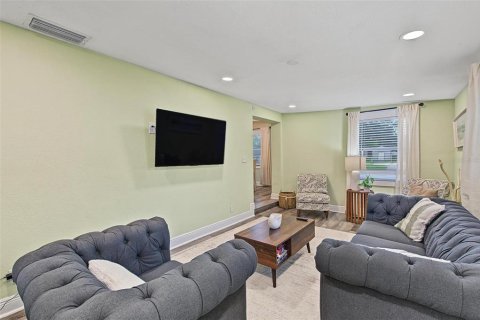 House in Tampa, Florida 4 bedrooms, 141.03 sq.m. № 2403659 - photo 28