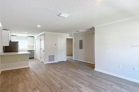 Propiedad comercial en venta en Citrus Springs, Florida, 4 dormitorios, 182.83 m2 № 1820685 - foto 2