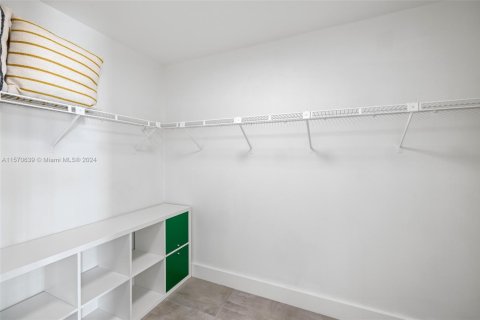 Снять в аренду кондоминиум в Майами-Бич, Флорида 2 спальни, 174.19м2, № 1958972 - фото 22