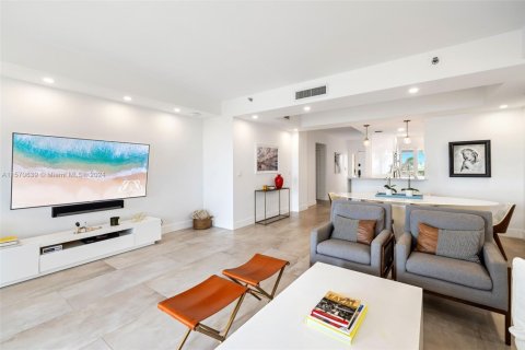 Снять в аренду кондоминиум в Майами-Бич, Флорида 2 спальни, 174.19м2, № 1958972 - фото 6