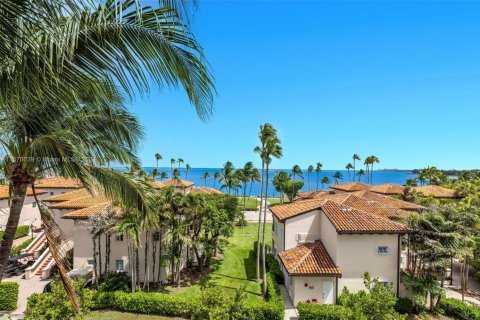 Снять в аренду кондоминиум в Майами-Бич, Флорида 2 спальни, 174.19м2, № 1958972 - фото 27