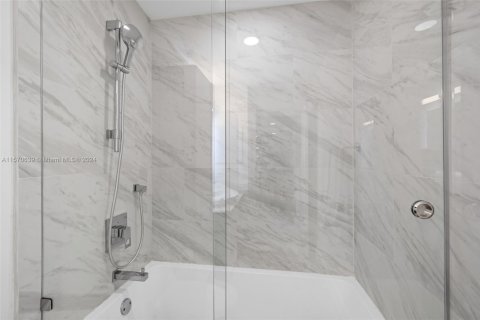 Снять в аренду кондоминиум в Майами-Бич, Флорида 2 спальни, 174.19м2, № 1958972 - фото 16