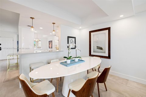 Снять в аренду кондоминиум в Майами-Бич, Флорида 2 спальни, 174.19м2, № 1958972 - фото 8