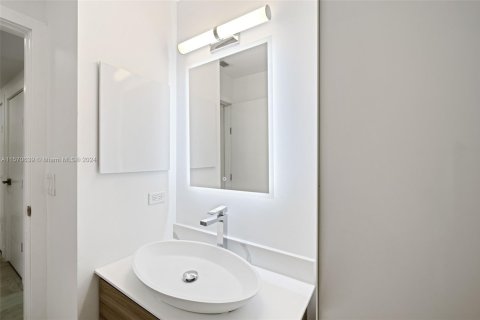 Снять в аренду кондоминиум в Майами-Бич, Флорида 2 спальни, 174.19м2, № 1958972 - фото 17