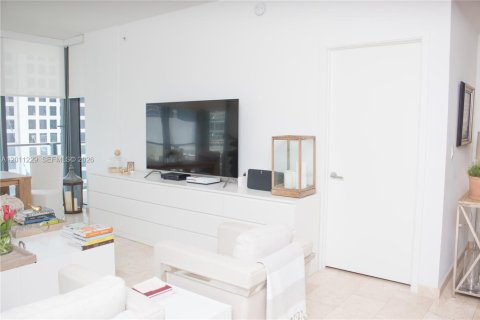 Condo in Miami, Florida, 2 bedrooms  № 2076665 - photo 13