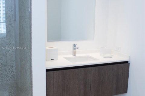 Condo in Miami, Florida, 2 bedrooms  № 2076665 - photo 7