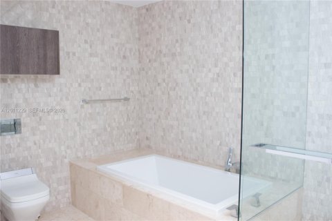 Condo in Miami, Florida, 2 bedrooms  № 2076665 - photo 29