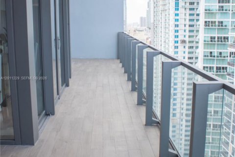 Condo in Miami, Florida, 2 bedrooms  № 2076665 - photo 9