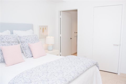 Condo in Miami, Florida, 2 bedrooms  № 2076665 - photo 25