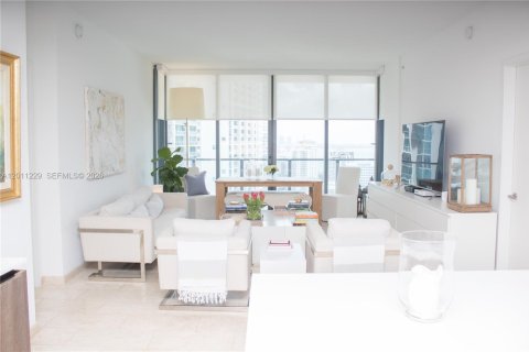 Condo in Miami, Florida, 2 bedrooms  № 2076665 - photo 10