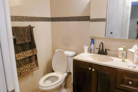Apartment in West Palm Beach, Florida 1 bedroom, 108.88 sq.m. № 2181759 - photo 17