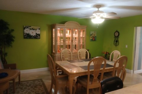 Apartment in West Palm Beach, Florida 1 bedroom, 108.88 sq.m. № 2181759 - photo 3