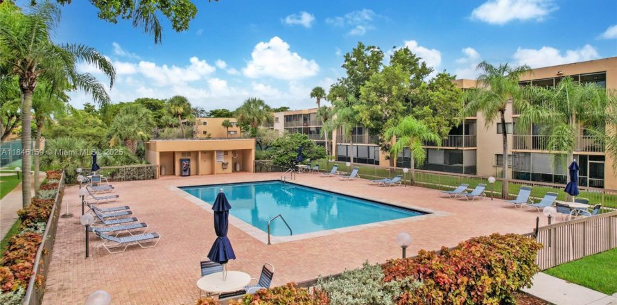 Condominio en Miami, Florida, 2 dormitorios  № 1844200
