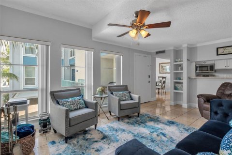 Copropriété à vendre à Madeira Beach, Floride: 2 chambres, 96.62 m2 № 1684894 - photo 9