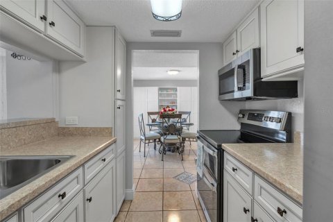 Copropriété à vendre à Madeira Beach, Floride: 2 chambres, 96.62 m2 № 1684894 - photo 10