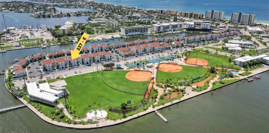 Condo à Madeira Beach, Floride, 2 chambres № 1684894