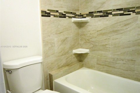 Купить кондоминиум в Хайалиа, Флорида 2 спальни, 108.05м2, № 2054873 - фото 13