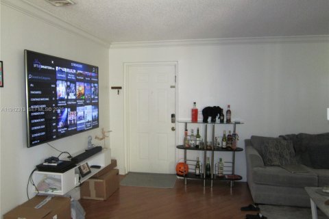 Купить кондоминиум в Хайалиа, Флорида 2 спальни, 108.05м2, № 2054873 - фото 4