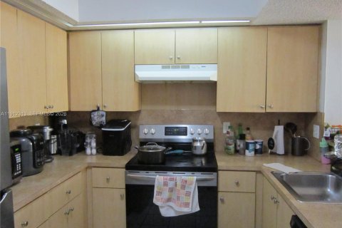 Купить кондоминиум в Хайалиа, Флорида 2 спальни, 108.05м2, № 2054873 - фото 9