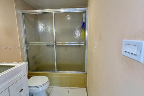 Copropriété à vendre à North Miami, Floride: 2 chambres, 110.37 m2 № 2032547 - photo 17
