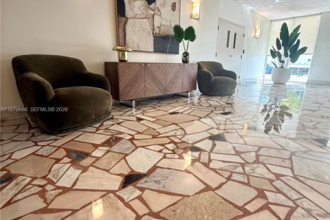 Copropriété à vendre à North Miami, Floride: 2 chambres, 110.37 m2 № 2032547 - photo 25