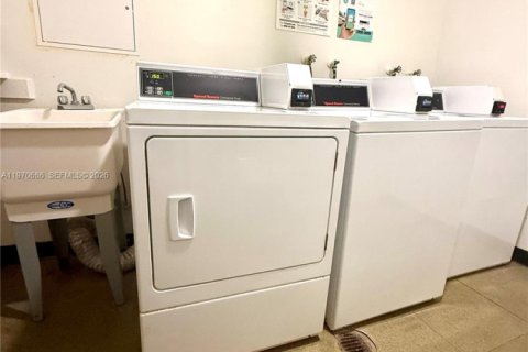 Copropriété à vendre à North Miami, Floride: 2 chambres, 110.37 m2 № 2032547 - photo 22