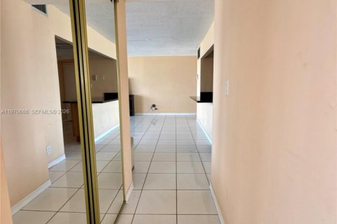 Copropriété à vendre à North Miami, Floride: 2 chambres, 110.37 m2 № 2032547 - photo 14