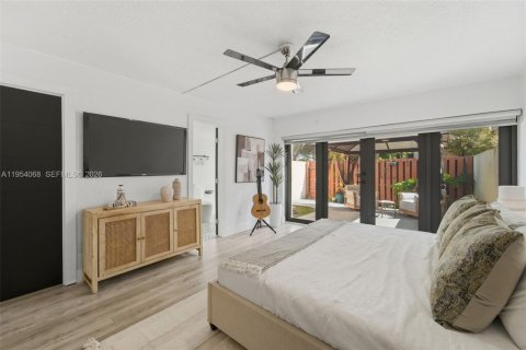 Townhouse in Miami, Florida 3 bedrooms, 168.71 sq.m. № 2011982 - photo 10